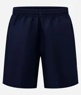 Bermuda deportiva gris para hombre, con cintura elástica, cordón de ajuste, bolsillos laterales y recortes laterales con red. Confeccionada en poliéster.