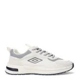 Championes urbanos Umbro modelo Jogger, de diseño retro inspirado en el running. Presentan una combinación de paneles textiles y sintéticos en tonos blanco, gris y detalles en azul marino. Cuentan con cordones gruesos, suela de goma con amortiguación y logo de la marca en el lateral.