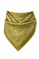 Pañuelo cuadrado de satén color mostaza con estampado floral y geométrico en blanco.