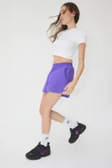 Medias de algodón color blanco, media caña, con logo de la marca en negro en el lateral.