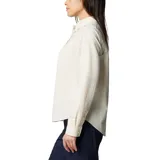 Camisa de manga larga Columbia, diseñada para senderismo, con tecnología de secado rápido y protección solar. Presenta cuello clásico, cierre frontal con botones, bolsillos en el pecho y mangas enrollables con lengüetas de ajuste.