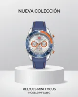 Reloj de pulsera analógico con cronógrafo, caja de metal y correa de caucho azul. Presenta esfera blanca con detalles en naranja y bisel giratorio azul.