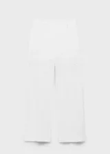 Pantalon de tiro medio con diseño recto y largo, confeccionado en tejido de algodón con bordado floral y detalles calados. Cuenta con cierre delantero de botón, gancho y cremallera ocultos, trabillas y bolsillos laterales.