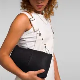 Campera puffer negra The North Face 700 Nuptse de corte regular.