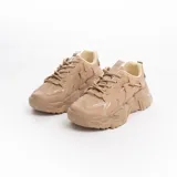 Championes de mujer color beige con plataforma. Se recomienda comprar un talle más del habitual.