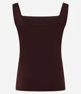Blusa básica sin mangas marca Cortelle, confeccionada en poliamida con elastano. Presenta un diseño ajustado al cuerpo con escote cuadrado tanto en el frente como en la espalda y breteles medianos.