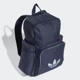Mochila Adidas Adicolor azul marino con logo del trifolio en blanco. Cuenta con un compartimento principal amplio, un bolsillo frontal y dos bolsillos laterales con cierre.