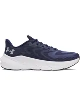 Championes de running Under Armour Turbulence 3, color azul marino con entresuela blanca. Presentan parte superior de malla de doble capa transpirable y amortiguación Charged+ para mayor reactividad y confort.