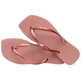 Ojotas Havaianas Slim Square color rosa con tiras finas metalizadas.