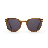 Lentes de sol con montura redonda color marrón con textura de madera y lentes grises.