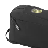 Bolso para championes Puma de la edición especial del Club Peñarol, color negro con detalles en amarillo, escudo del club y logotipo de la marca estampados.