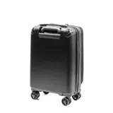 Valija de mano rígida de policarbonato color negro, modelo Londres Trip Roll de 19 pulgadas, con diseño texturizado a rayas verticales, cuatro ruedas dobles giratorias y protectores en las esquinas.