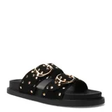 Sandalias Miss Carol Munna de diseño slide, color negro, con dos tiras anchas en el empeine decoradas con tachas doradas y grandes hebillas metálicas ajustables.