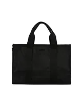 Cartera tipo tote bag color negro, confeccionada en lona, con doble asa de mano y detalle de logo de la marca en la parte frontal.