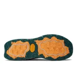 Championes de trail running New Balance Fresh Foam X Hierro v7 para hombre. Capellada gris con detalles en negro y verde. Suela Vibram® Megagrip para mayor tracción y resistencia.