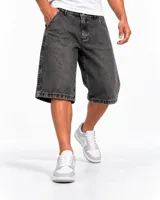 Bermuda baggy de jean, color gris oscuro, con diseño amplio y relajado, tiro medio y bolsillos laterales y traseros.