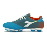 Championes de fútbol Diadora modelo Brasil Elite Veloce, para hombre. Diseño en azul con detalles en blanco, naranja y amarillo.