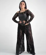 Corset negro con textura símil cuero, breteles anchos y corte ajustado.