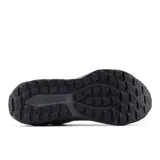 Championes de trail running New Balance DynaSoft Nitrel v6, color beige con detalles en negro y naranja.