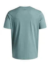 Remera deportiva de manga corta Under Armour modelo M Sportstyle LC SS, en color verde menta con logo de la marca estampado en el pecho.