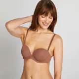 Sujetador bandeau color marrón, con tirantes finos ajustables y copas con relleno.