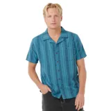 Camisa de manga corta azul con estampado de rayas verticales y motivos geométricos.