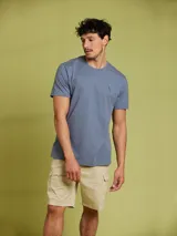 Remera amarilla de algodón con cuello redondo y manga corta.