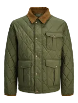 Campera acolchada de diseño matelaseado en color verde oliva, con cuello camisero en pana marrón, cierre frontal con botones a presión y bolsillos frontales con solapa.