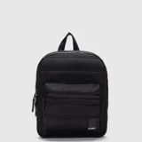 Mochila Bubba de diseño acolchado en color negro, con compartimento principal espacioso, bolsillo frontal con cierre y logo de la marca en la parte inferior. Cuenta con correas acolchadas y material repelente al agua.