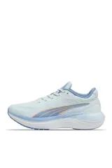 Championes deportivos Puma Scend Pro, color celeste con entresuela blanca y detalles en salmón. Incorporan tecnología Profoam.