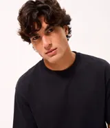Remera masculina Blue Steel de manga corta y cuello redondo, con diseño liso y calce amplio de corte boxy.