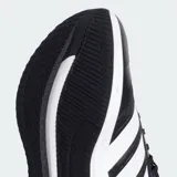 Championes de running Adidas modelo Galaxy Star 2.0, color negro con las icónicas tres tiras laterales en blanco. Presentan un exterior de tela transpirable, mediasuela Cloudfoam para una amortiguación suave y suela de caucho duradera.