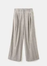 Pantalón de tiro medio con diseño recto y largo, con detalle de pinzas y estampado a cuadros. Cuenta con trabillas en la cintura, dos bolsillos laterales y cierre oculto de botón, gancho y cremallera.