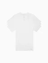 Pack de tres remeras blancas de algodón con cuello redondo y manga corta. Incluye logo de Calvin Klein en el ruedo.