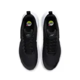 Championes urbanos Nike Air Max Nuaxis negros con detalles en blanco. Capellada de malla, amortiguación Max Air y suela de goma. Inspirados en los Air Max 270.