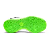 Championes de básquetbol Under Armour Curry 3Z7, con diseño en color negro, blanco y detalles en verde neón. Presentan una parte superior combinada de cuero resistente y malla transpirable, con refuerzo interno en el mediopié para mayor estabilidad y una suela de goma con patrón de tracción anatómico.