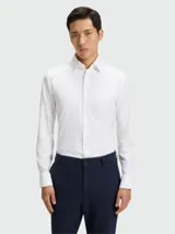 Camisa blanca de vestir para hombre, marca BOSS Black, corte slim fit, de manga larga y cuello clásico.