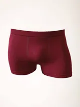 Boxer negro liso de microfibra sin costuras, confeccionado en poliamida y elastano.