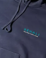 Hoodie de algodón color azul con capucha, cordones ajustables y bolsillo tipo canguro. Presenta un pequeño estampado en el pecho con el logo de la marca Denali y la frase 'Nacimos para algo'.