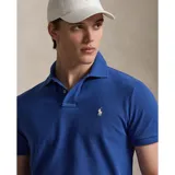 Remera polo de algodón color rosado, corte Custom Slim Fit, manga corta y cuello con botones. Cuenta con el logo bordado en el pecho.