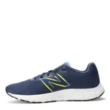 Championes New Balance 420 V2, color azul marino con detalles en amarillo y suela blanca.