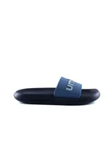 Ojota Umbro de hombre, modelo Twise, con base negra y tira ancha azul que incluye la inscripción de la marca en relieve de color gris.