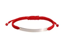 Pulsera roja de macramé con chapa de plata 925 para grabar.