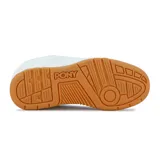Championes urbanos Pony modelo M100 Low II, color blanco con suela de goma color caramelo. Diseño de corte bajo con perforaciones laterales y logo de la marca en el lateral y la suela.