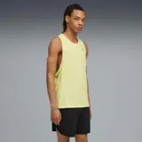 Musculosa deportiva Puma Run Velocity color amarillo claro con logo estampado en el pecho.