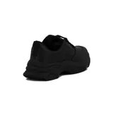 Championes Beira Rio de mujer, color blanco, con diseño chunky y suela gruesa texturizada. Presentan cordones tono sobre tono y perforaciones sutiles en los laterales y la puntera para mayor ventilación.