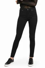 Pantalon jean de corte skinny y tiro medio, con cierre frontal y bolsillos laterales.