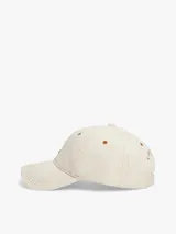 Gorra de béisbol Tommy Hilfiger confeccionada en denim rígido de color beige, con diseño de seis paneles, costuras a contraste, ojales de ventilación y visera curvada con costuras texturizadas. Cuenta con un pequeño logo bordado en el frente y hebilla metálica de ajuste en la parte trasera.