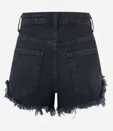 Short de jean negro con cintura alta y terminación desflecada.