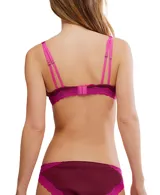 Bralette de algodón negro con escote profundo y terminaciones de encaje en color crema en los bordes.